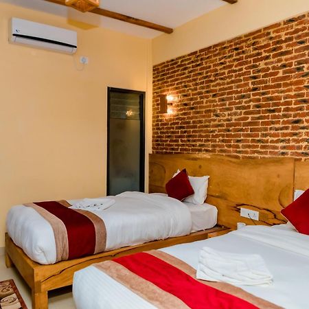 Hotel Kings Похара Екстериор снимка